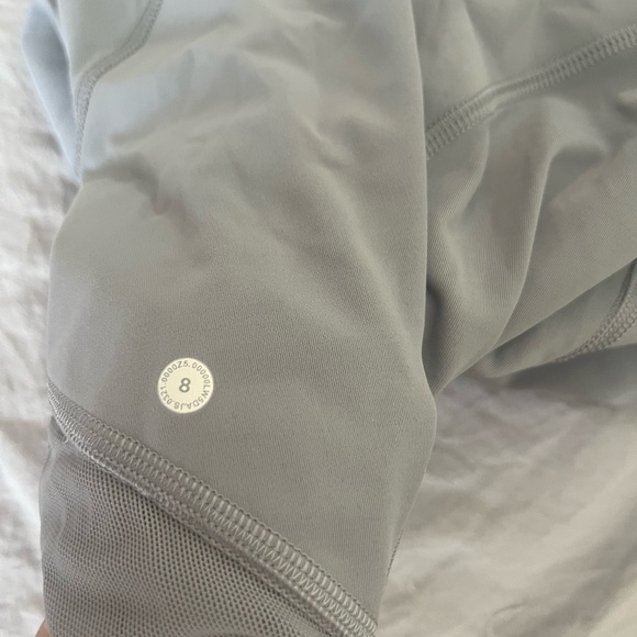 Grey lululemon legging - Picture 4 of 4
